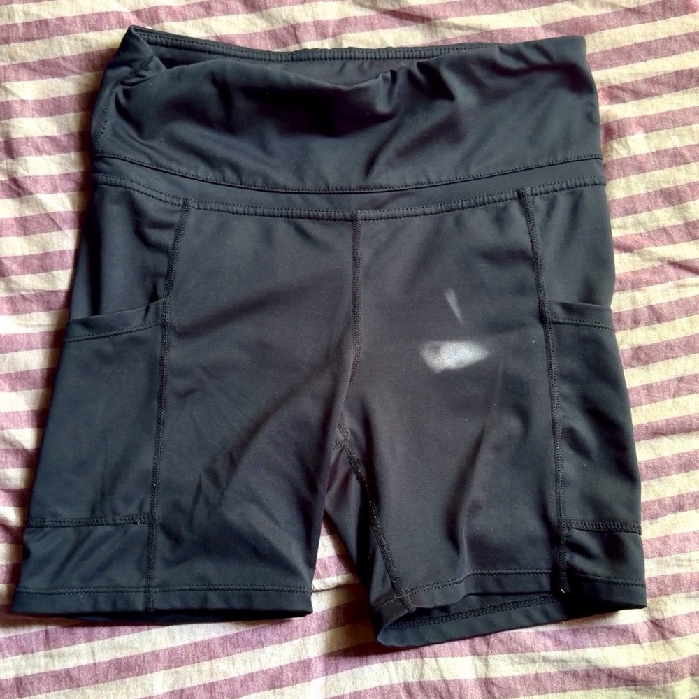 Black Women's High-Rise Athletic Bike Shorts